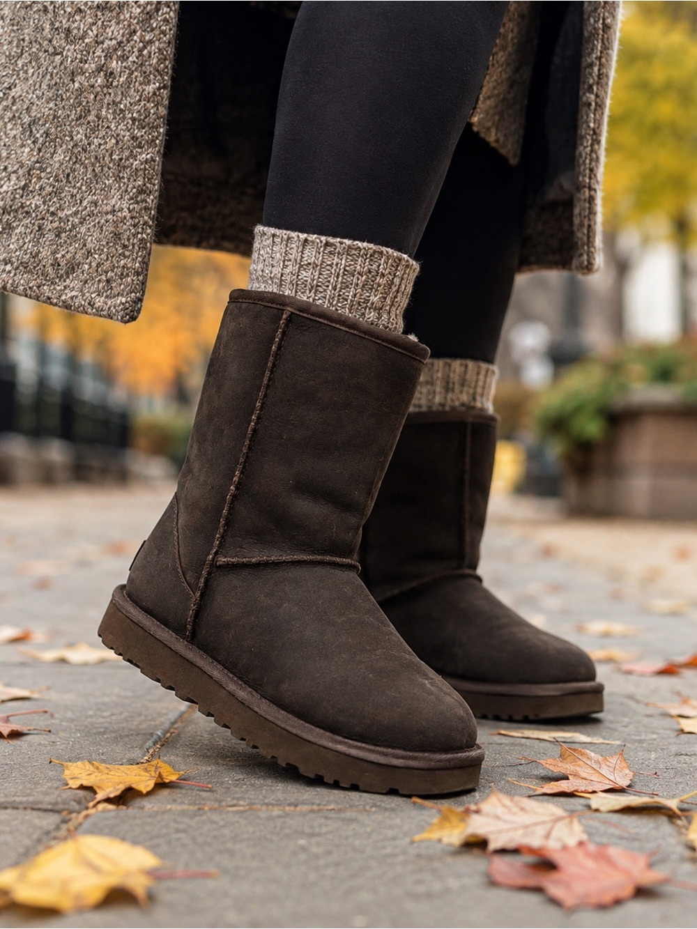 UGG Women’s Chocolate Dark Brown Leather Sherpa Lined Short Winter Boots 6